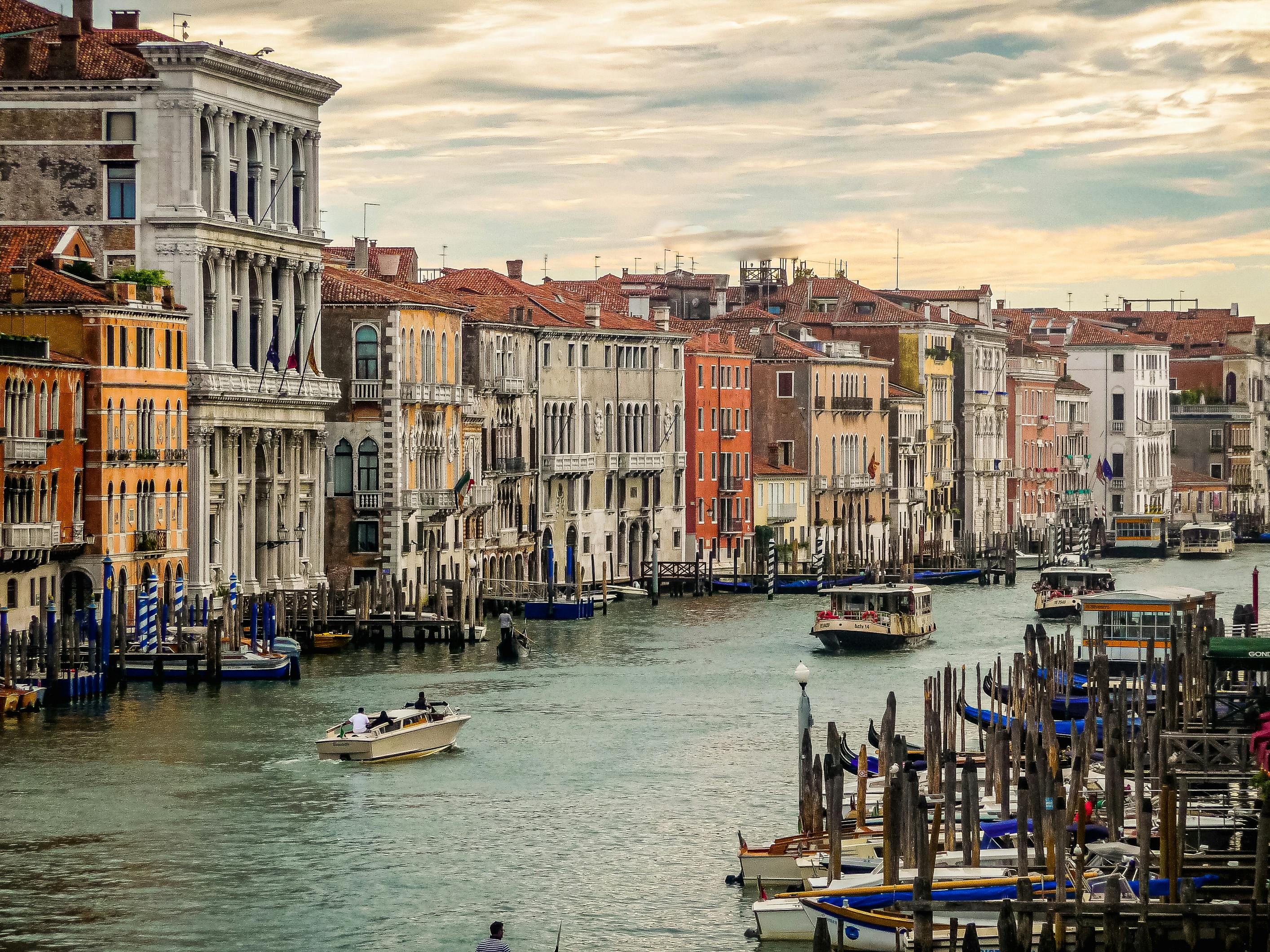 Imagen de los canales de Venecia.