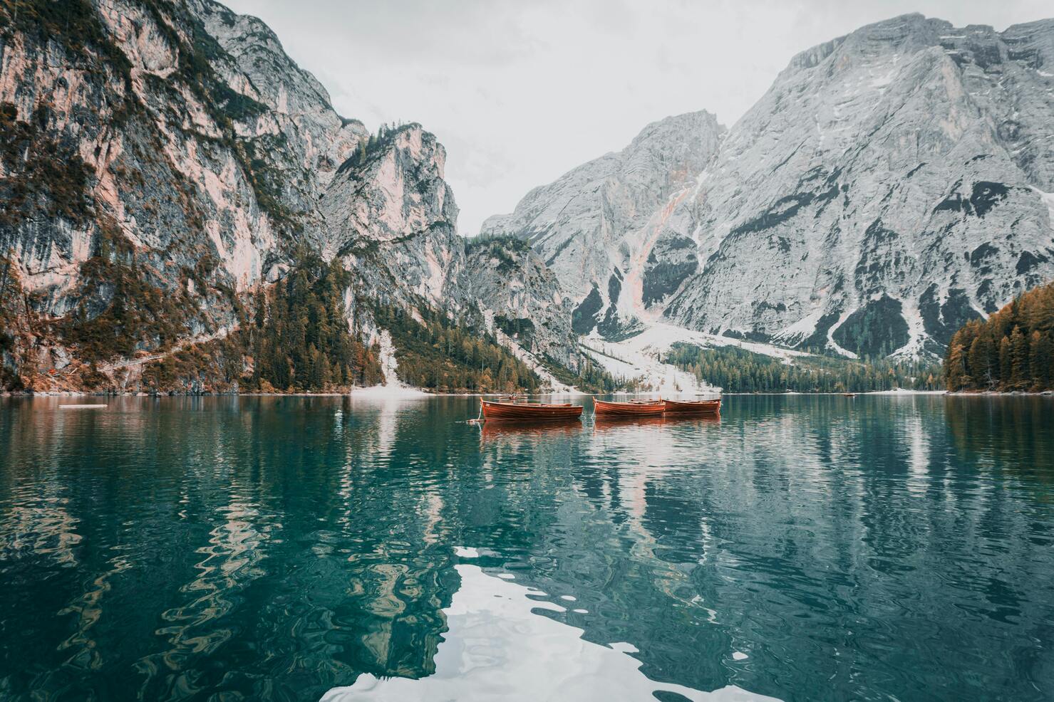 Vista Panorámica Del Lago Di Braies En Trentino Südtirol