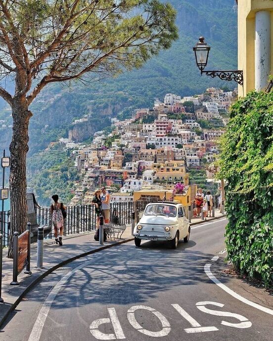 Calle de Costa Amalfitana, Italia