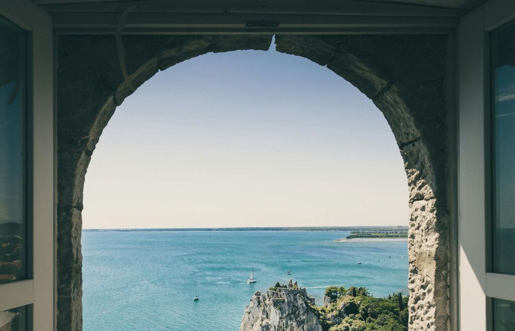 Imagen de vista al mar de la Costa Amalfitana